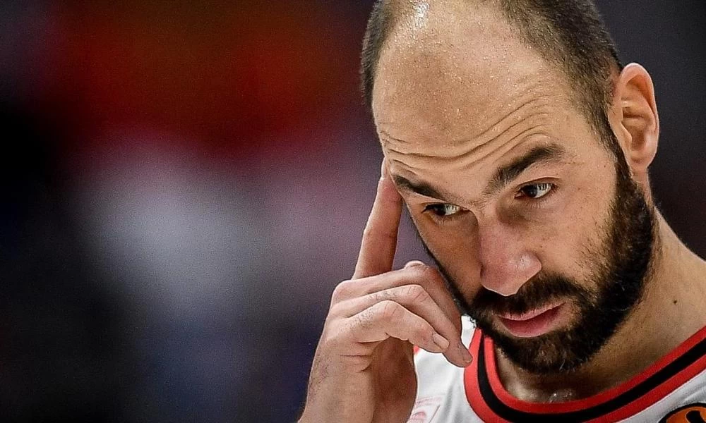 Μητσοτάκης και Τσίπρας tweetάρουν για τον Βασίλη Σπανούλη